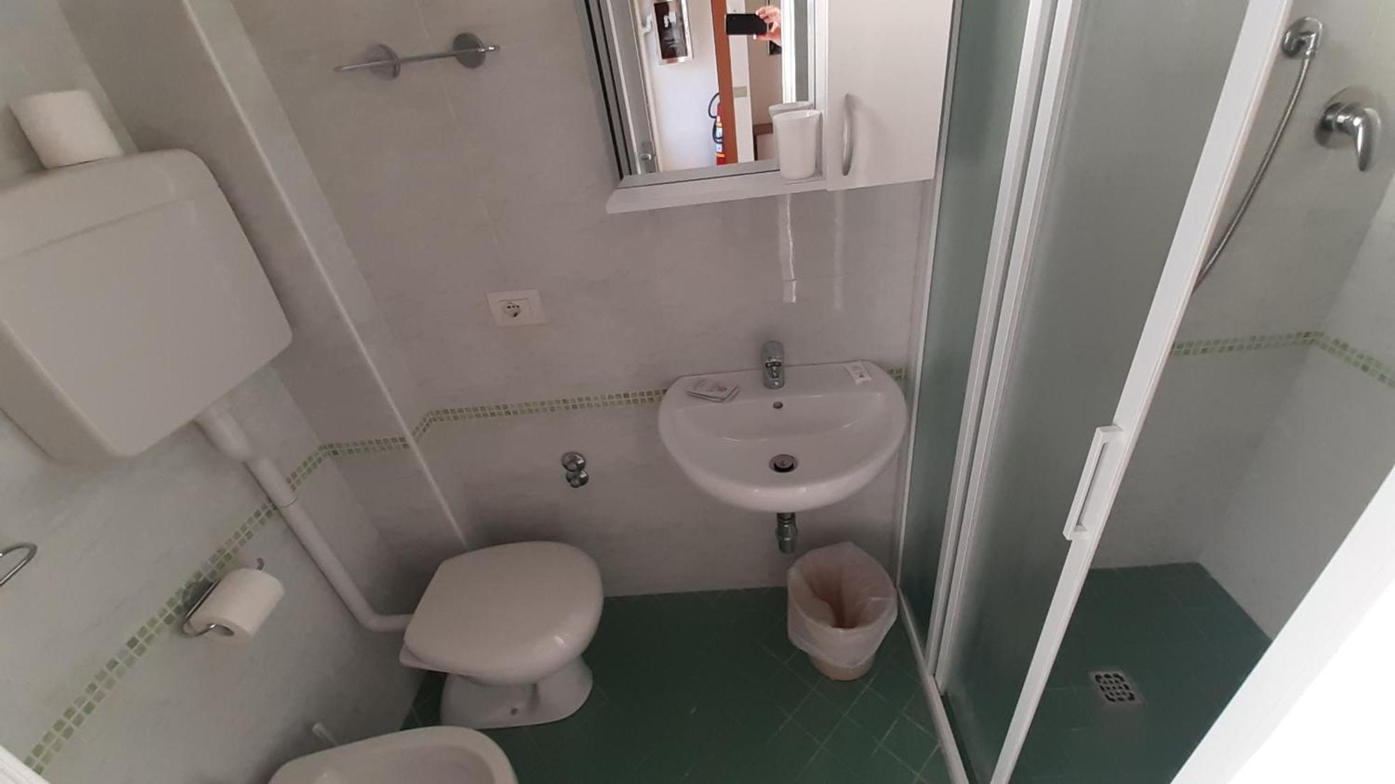 Hotel Elisabetta 2 stelle Cattolica Esterno foto
