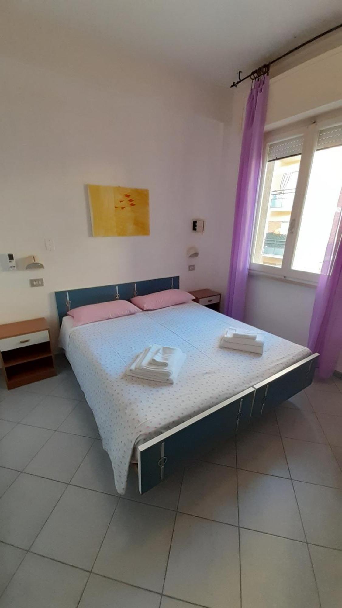 Hotel Elisabetta 2 stelle Cattolica Esterno foto