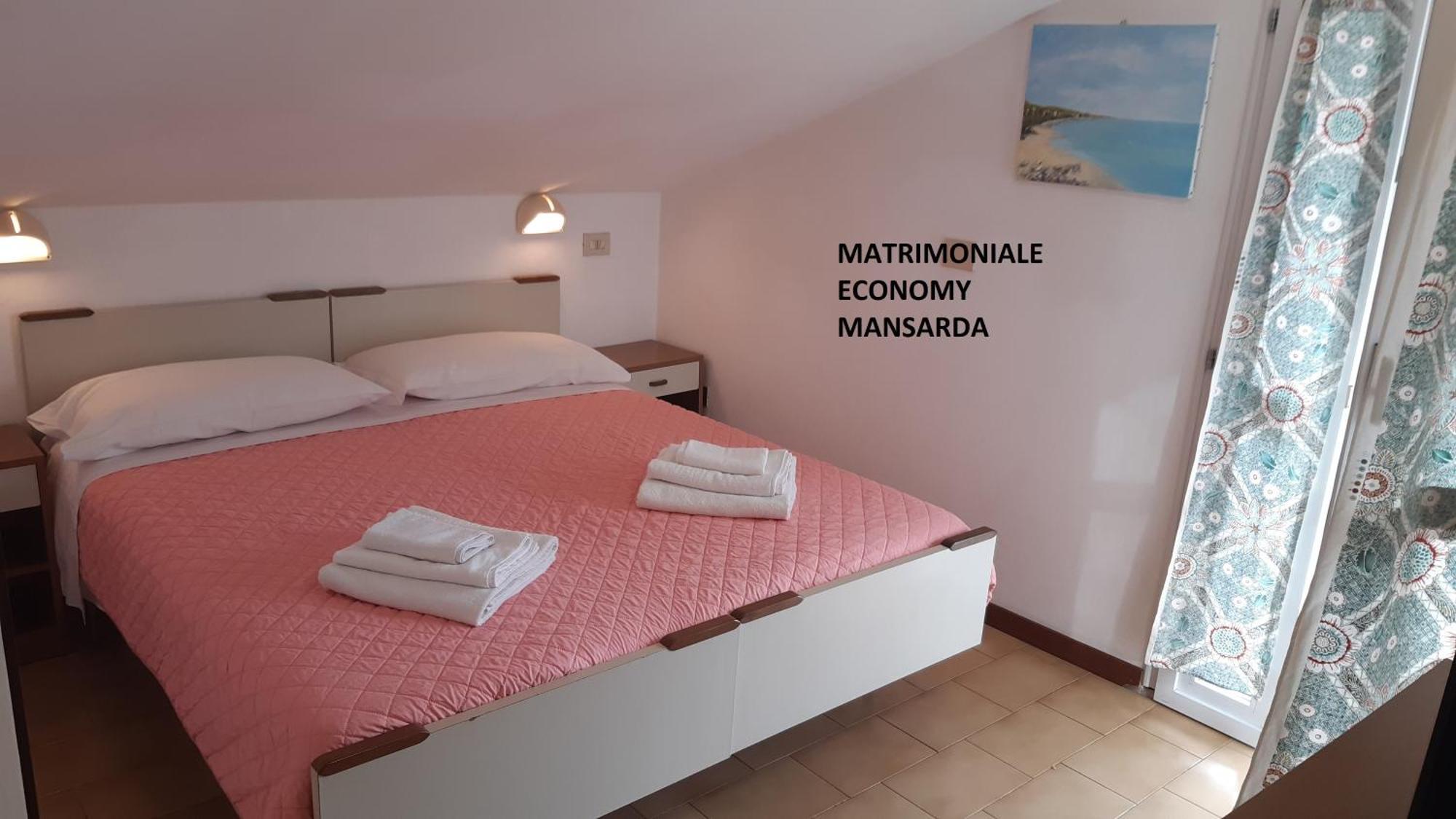 Hotel Elisabetta 2 stelle Cattolica Esterno foto